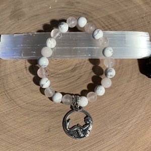 SOLD!!!Crystal stretch bracelet